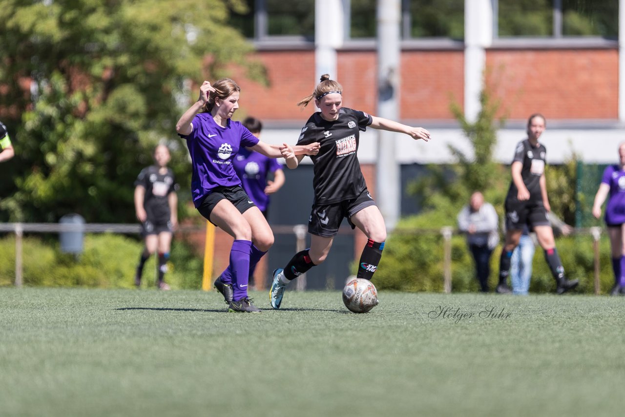 Bild 162 - wBJ SV Henstedt Ulzburg - TuS Rotenhof : Ergebnis: 12:0